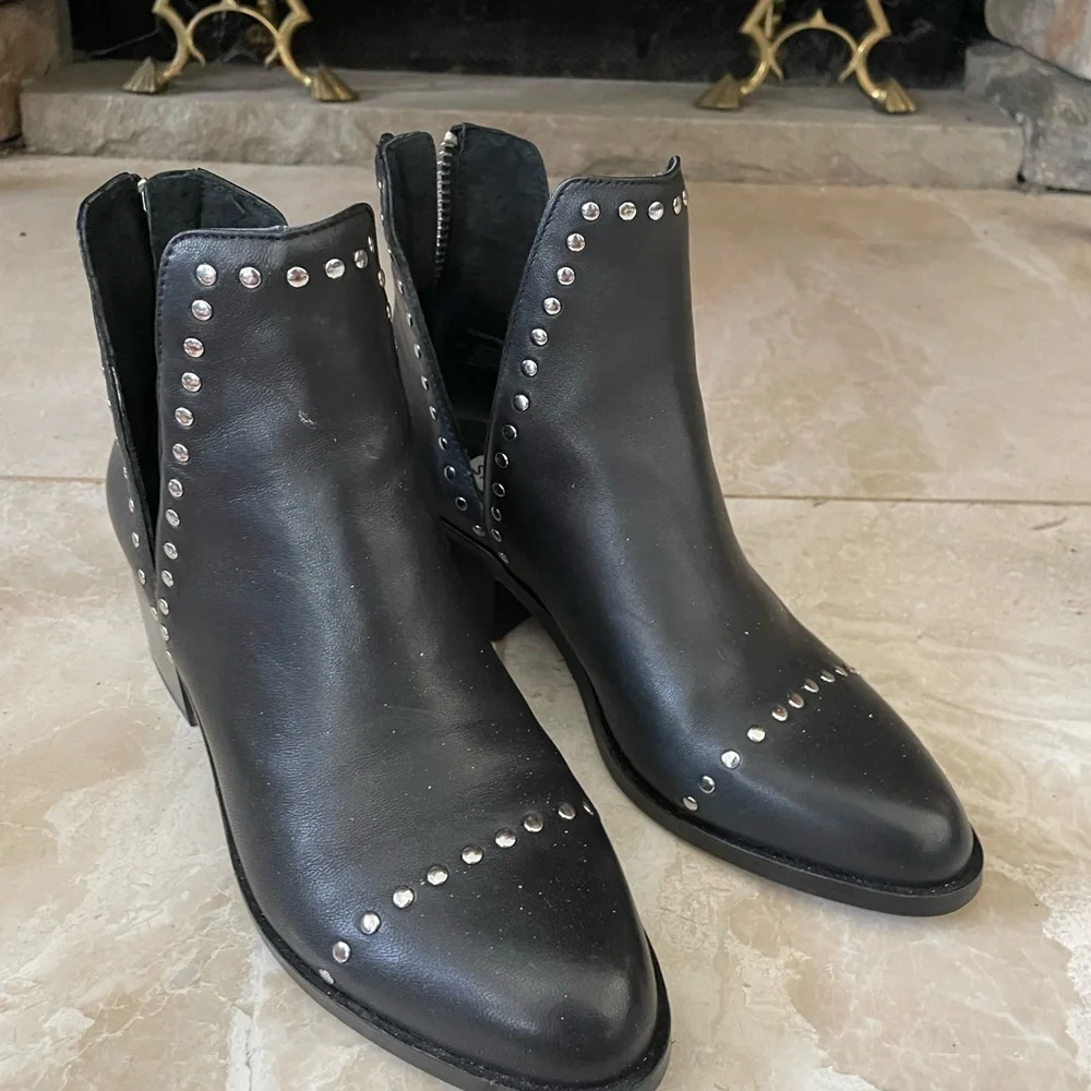 Steve Madden Black Ankle Boots with Silver Studs - Picture 2 of 4
